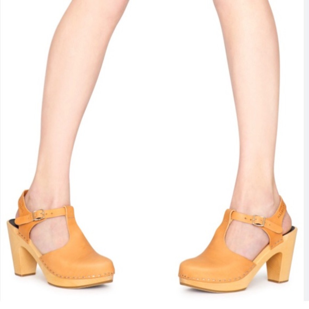Swedish Hasbeens• T Strap Sky High Clogs• sz 39